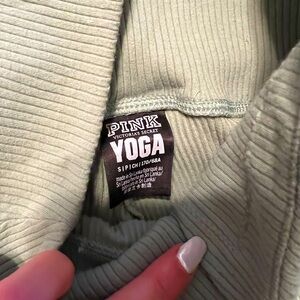 Pink yoga leggings 7/8 length